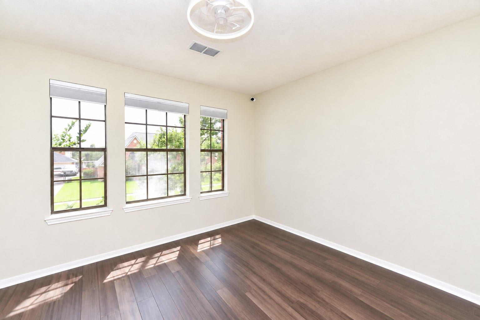 1110 Lake Estates Drive, Sugar Land, TX 77498
