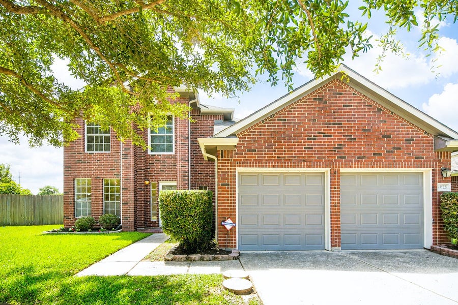 Property photo for 3122 Glen Cullen Lane, Pearland, TX