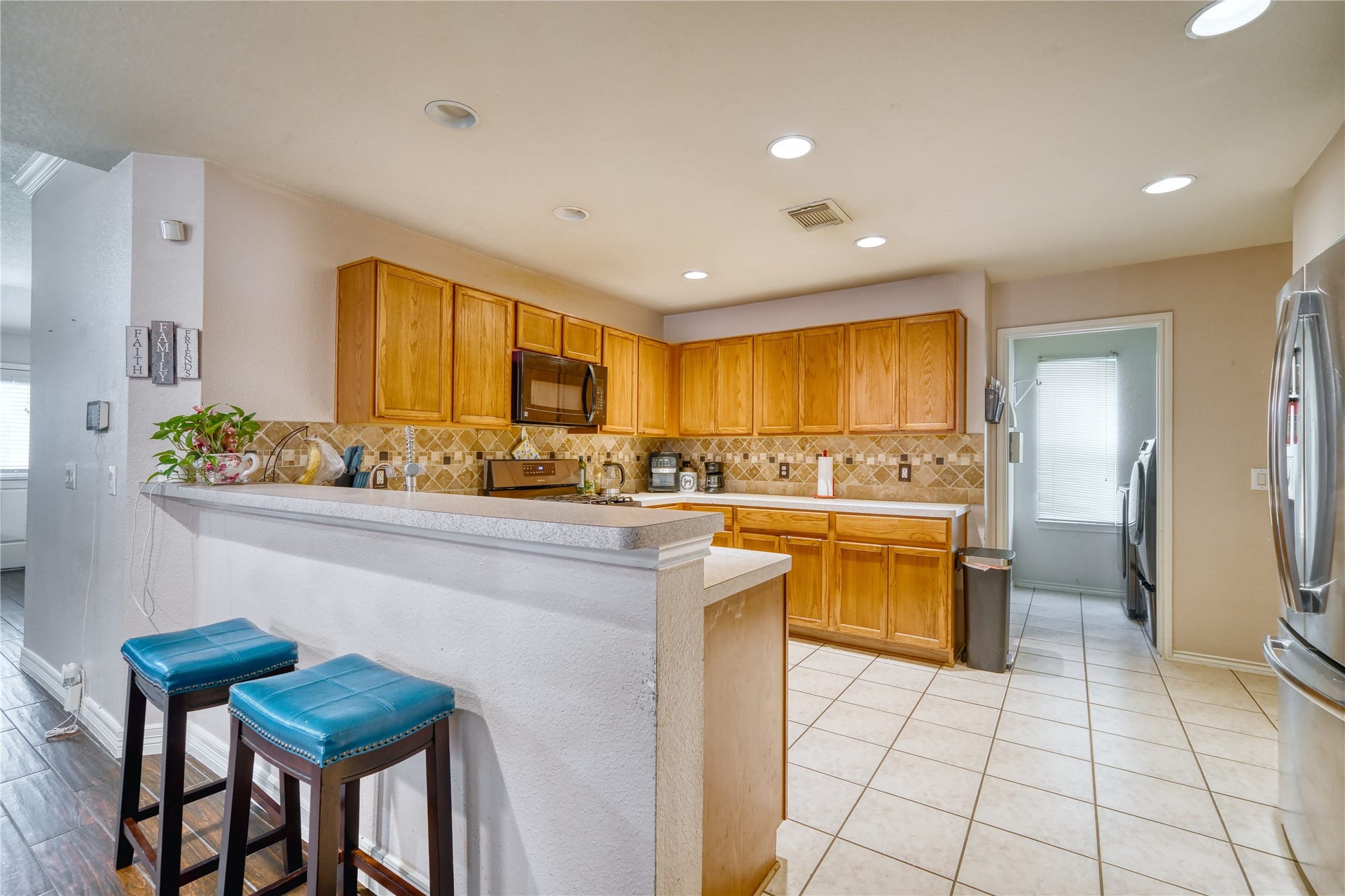 2210 Mountain Ranch Drive, Houston, TX 77049 2210 Mountain Ranch Drive, Houston, TX 77049