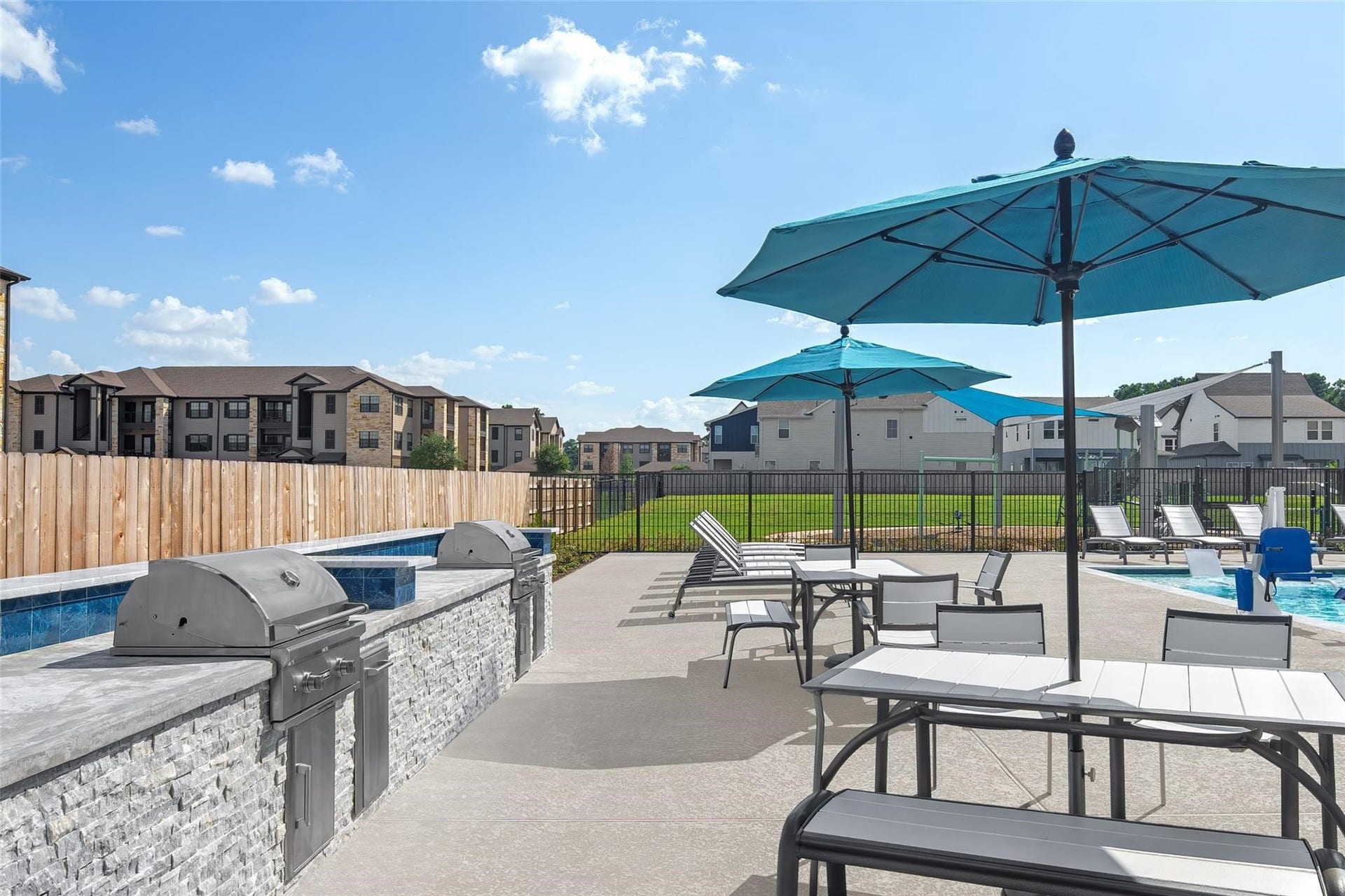 9835 Willow Creek Commerce, #109, Tomball, TX 77375
