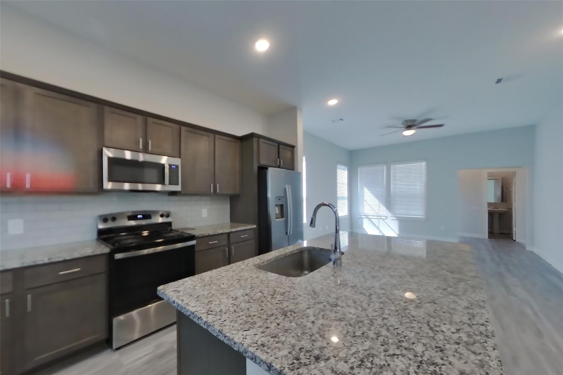 9835 Willow Creek Commerce, #109, Tomball, TX 77375