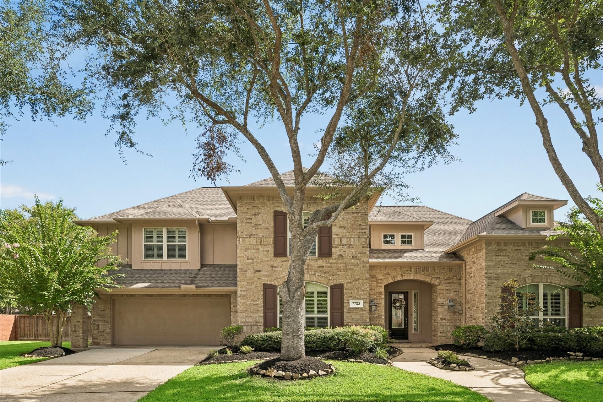 7703 Silver Pond Drive, Sugar Land, TX 77479 Welcome to 7703 Silver Pond!