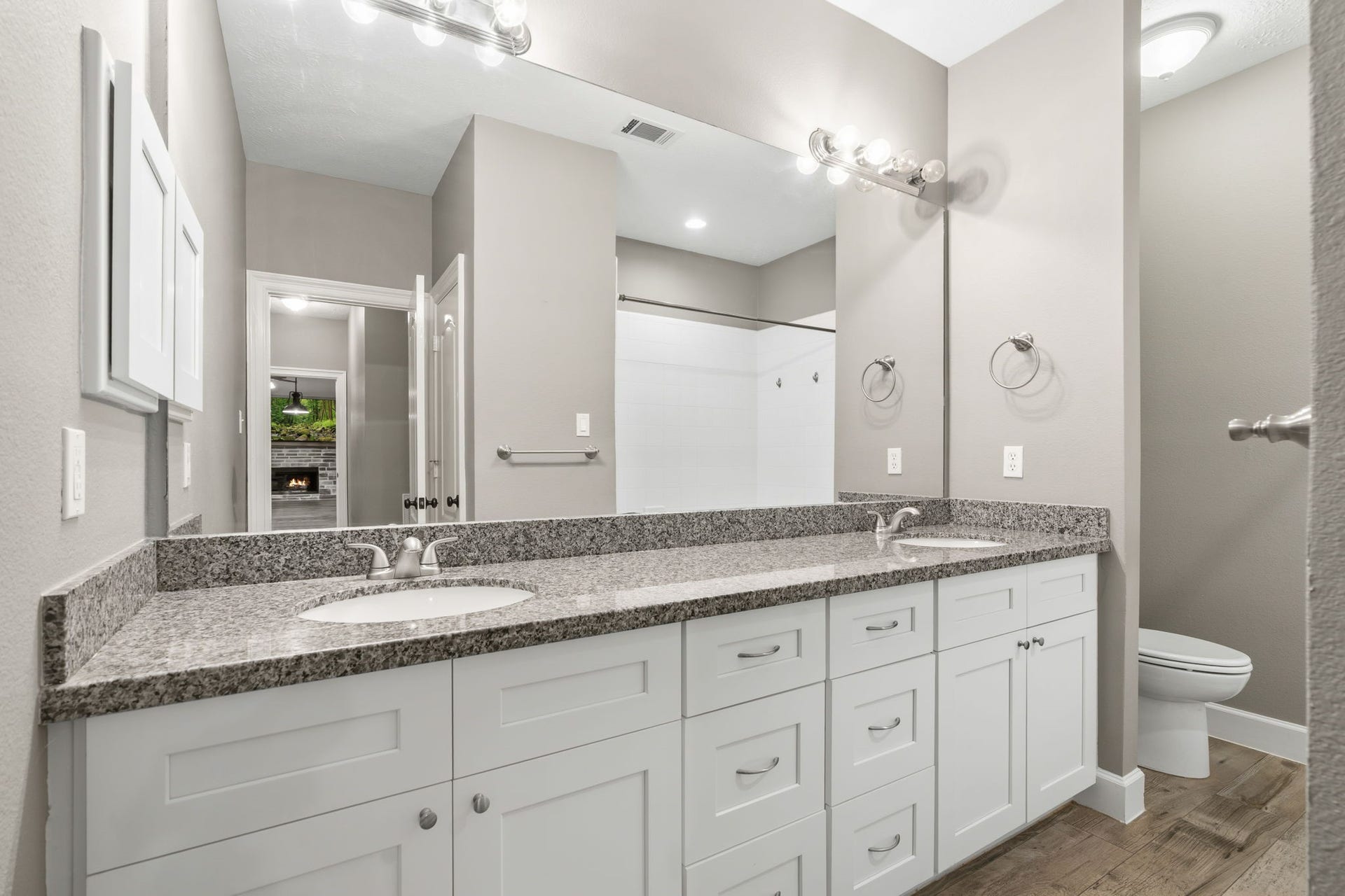 911 Winchester Bend, Huffman, TX 77336