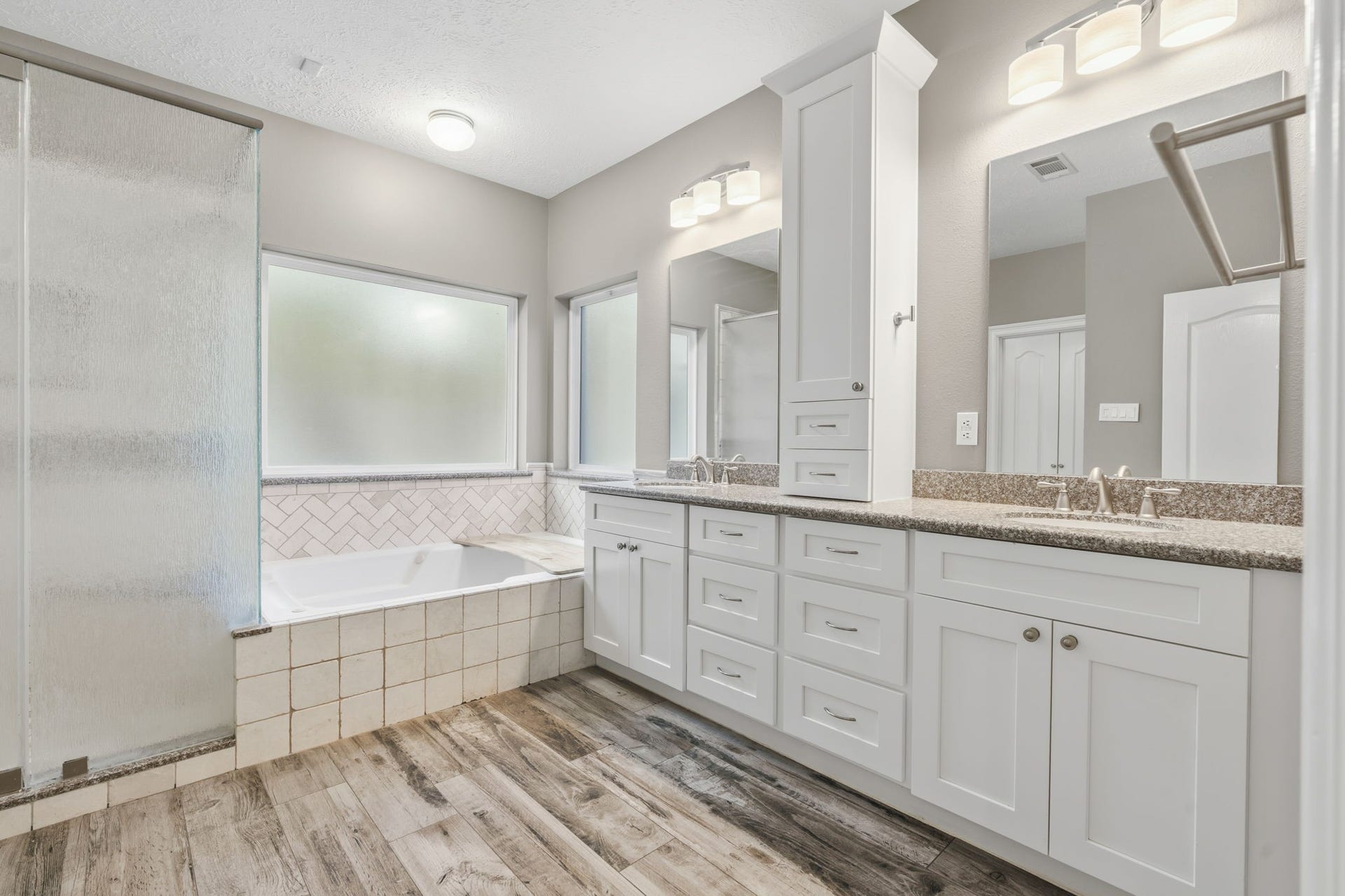 911 Winchester Bend, Huffman, TX 77336