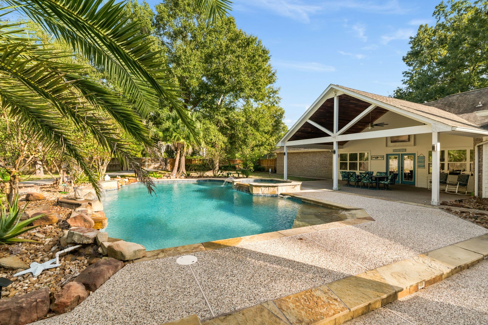 911 Winchester Bend, Huffman, TX 77336