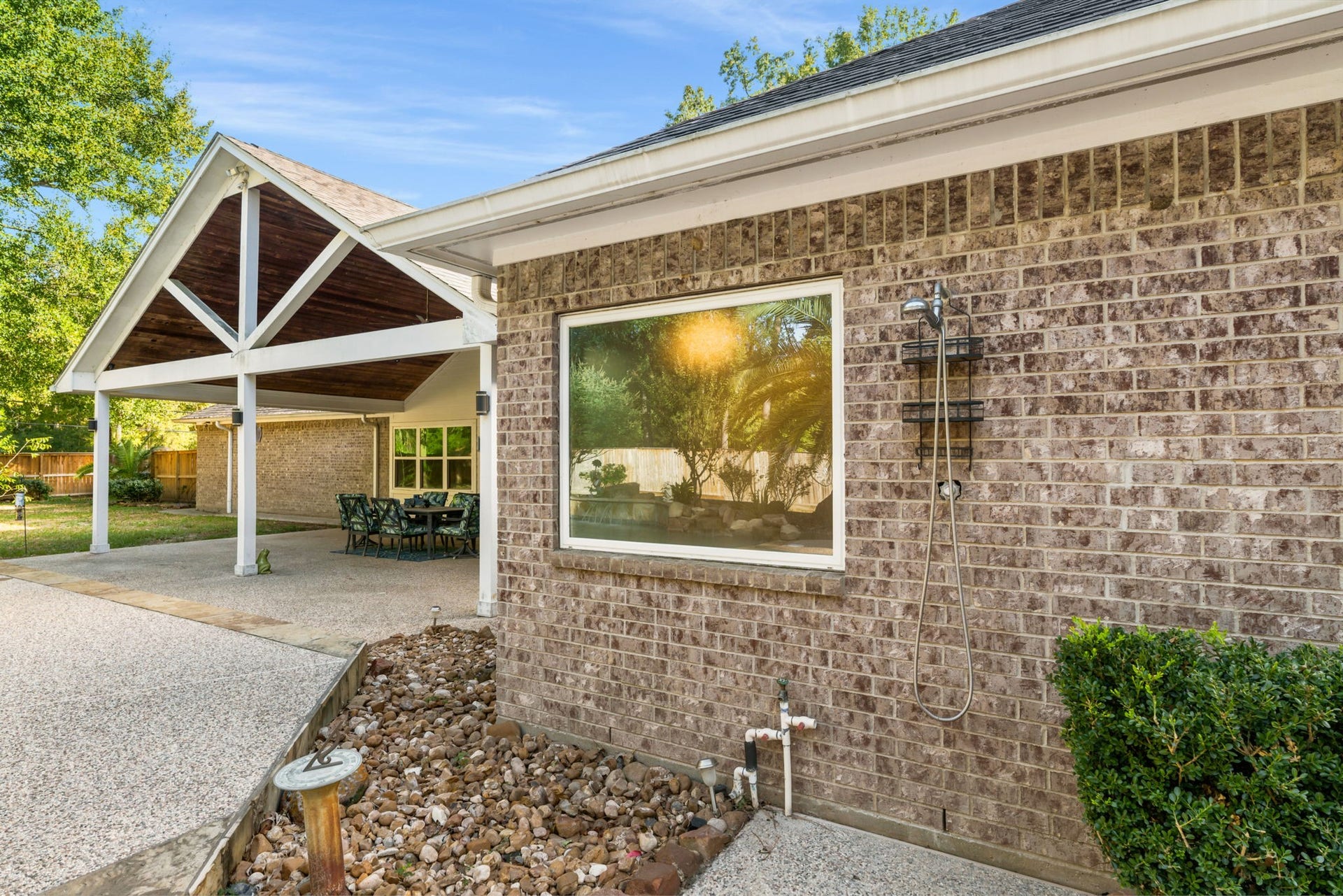 911 Winchester Bend, Huffman, TX 77336