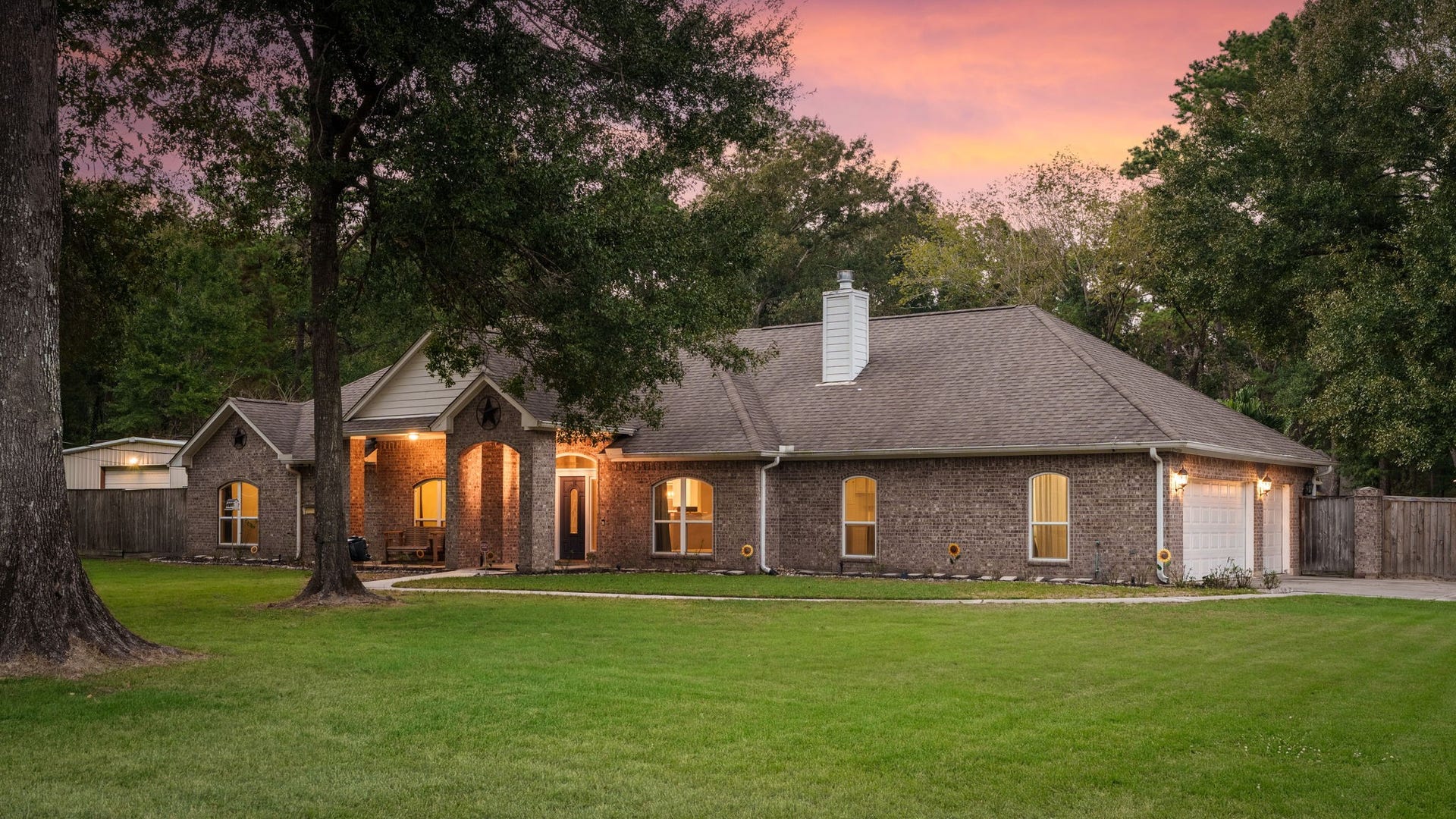 911 Winchester Bend, Huffman, TX 77336