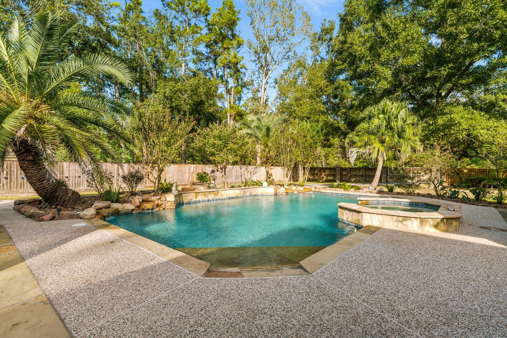 911 Winchester Bend, Huffman, TX 77336