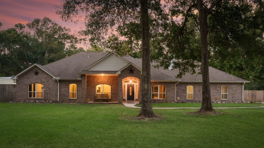Property photo for 911 Winchester Bend, Huffman, TX