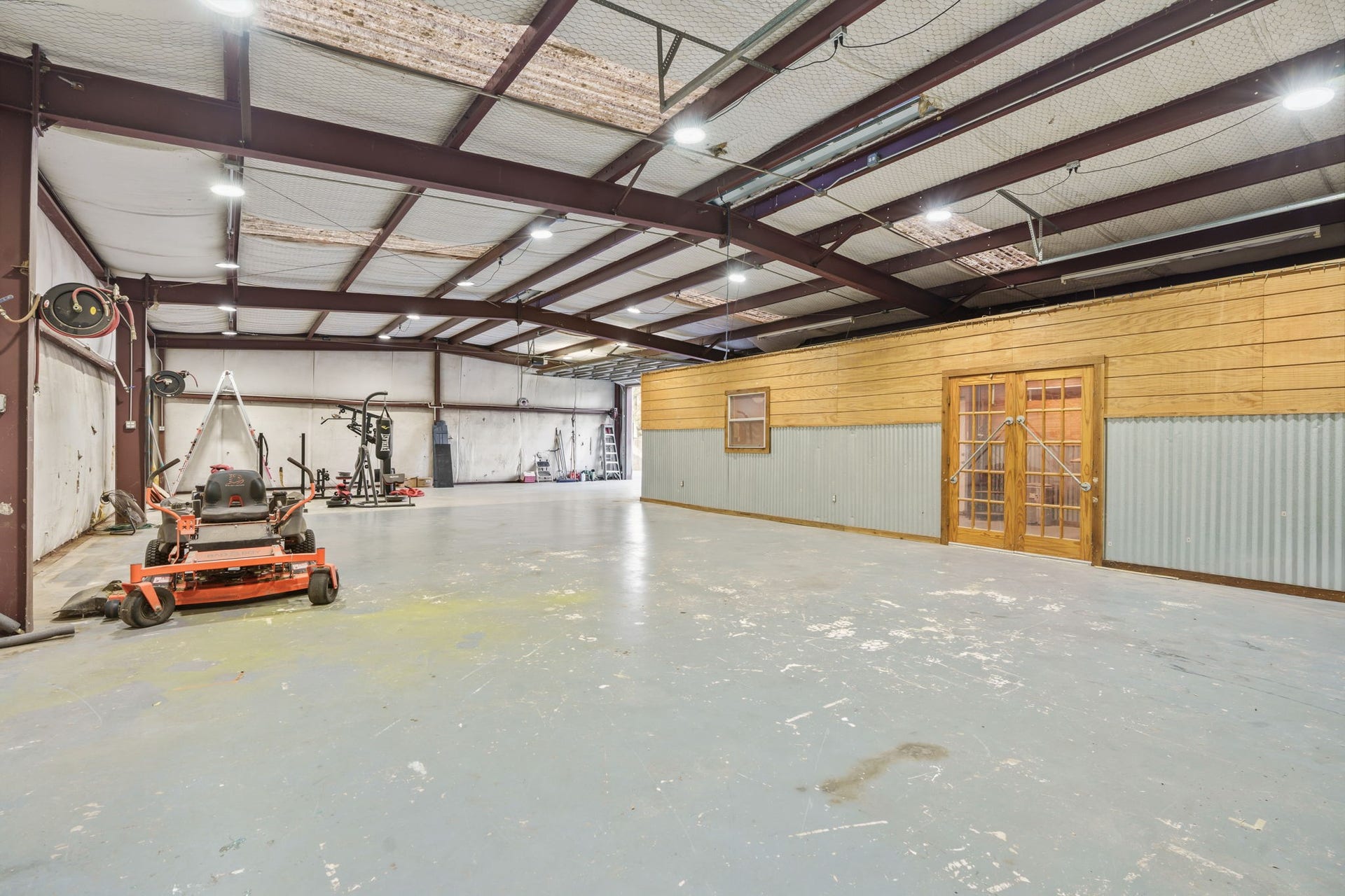 911 Winchester Bend, Huffman, TX 77336