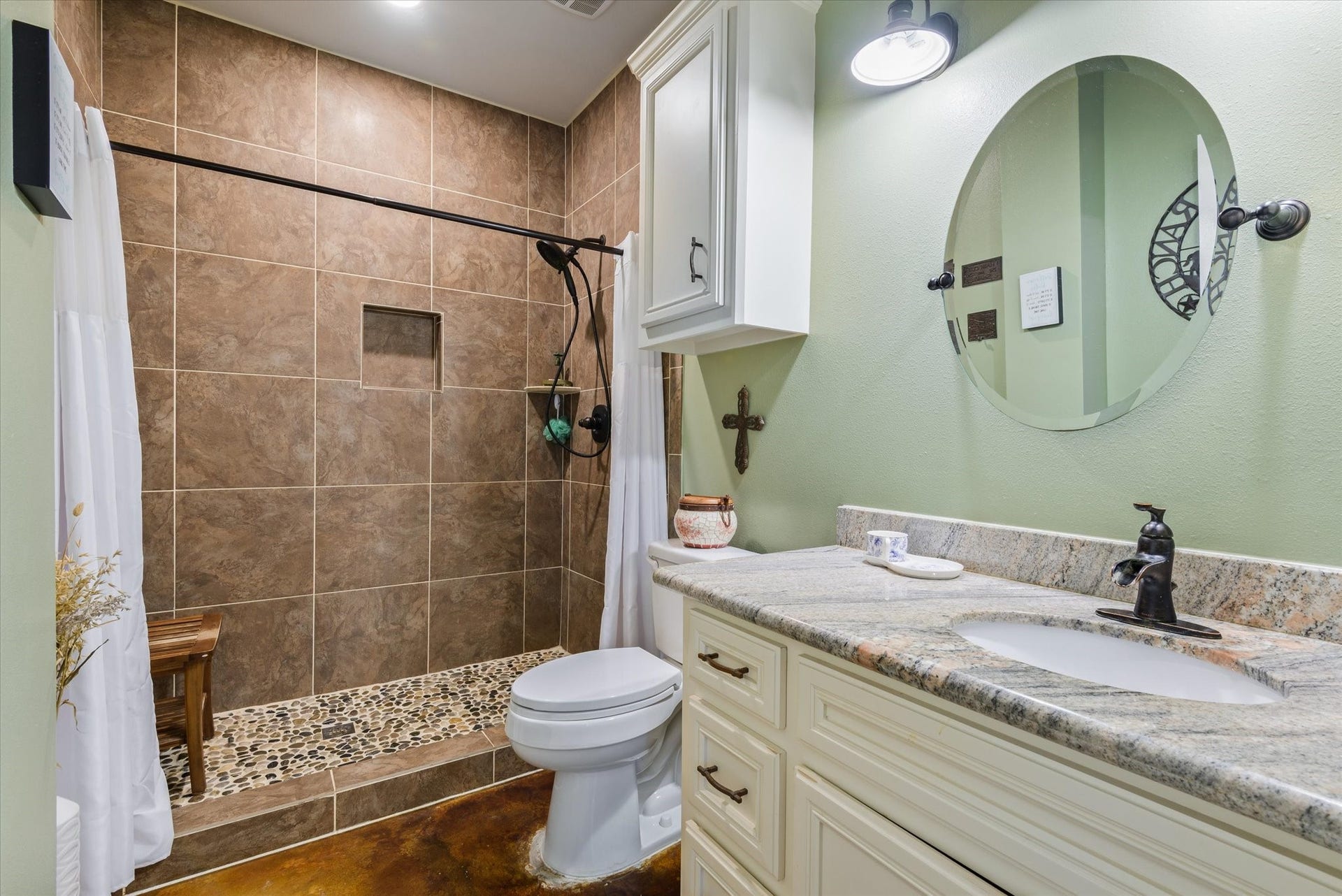 11578 28th Street, Santa Fe, TX 77510 Primary bathroom with oversized tile shower.