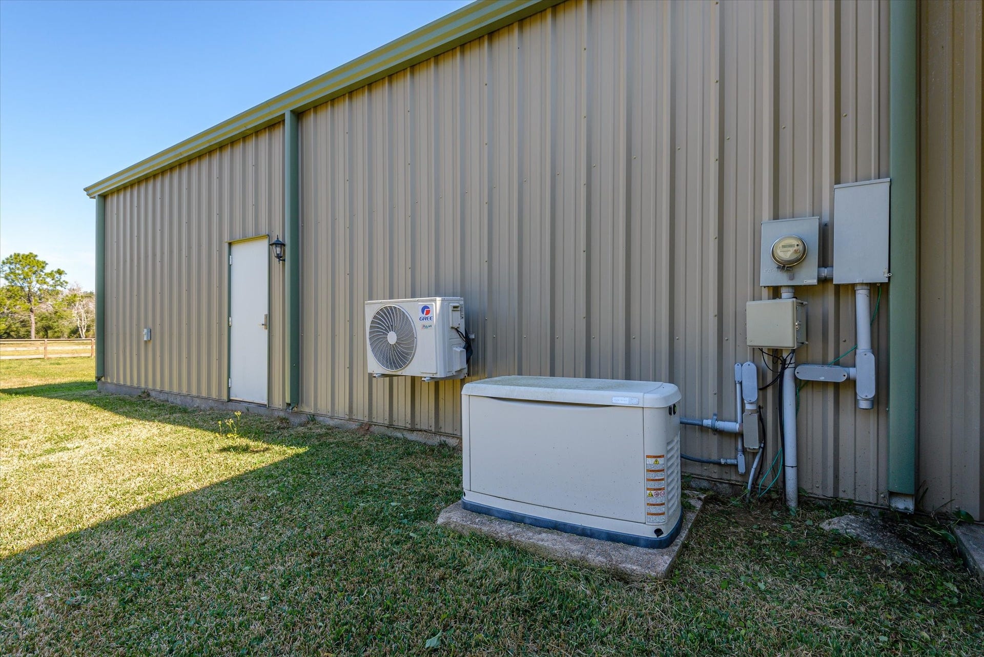 11578 28th Street, Santa Fe, TX 77510 Zoned AC for garage and Generac generator