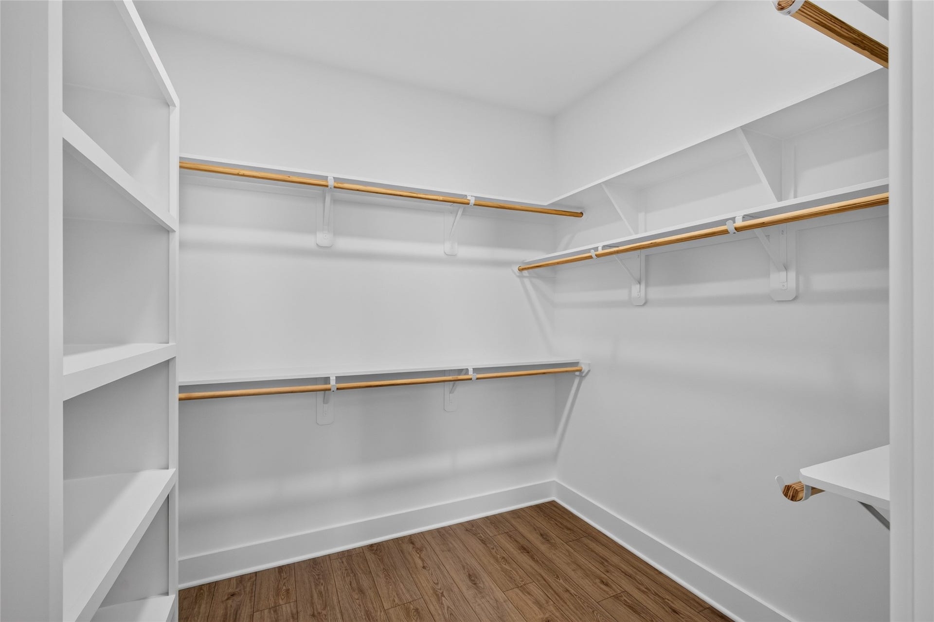 835 Rachel Street, #B, Houston, TX 77091 Large walk in closet with built in shelving provide exceptional storage and organization in the primary suite.