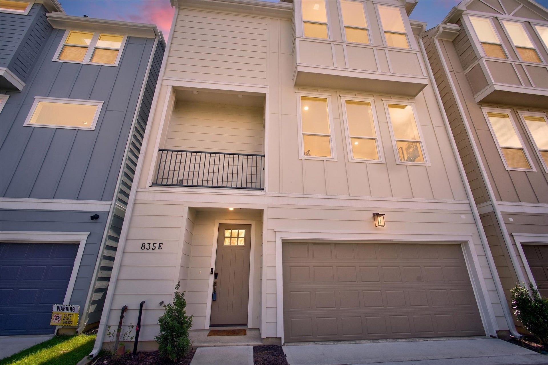 835 Rachel Street, #B, Houston, TX 77091 Farmhouse style exterior
