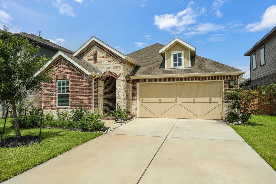 Property photo for 15014 Wiltshire Castle Ln, Humble, TX