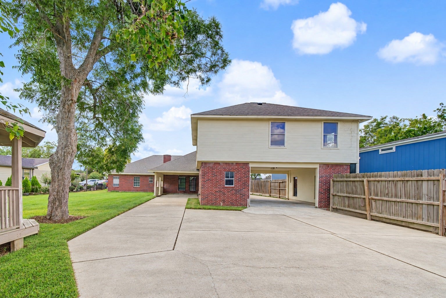 1411 /1411 1/2 Guadalupe ST, Stafford, TX 77477 1411 /1411 1/2 Guadalupe ST, Stafford, TX 77477
