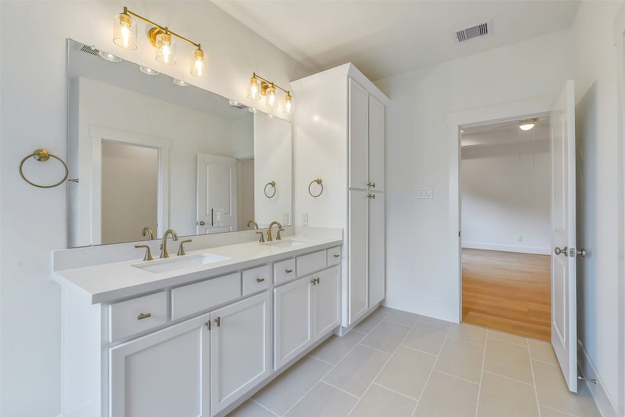 Property photo for 1114 Pearlwood Drive, Houston, TX