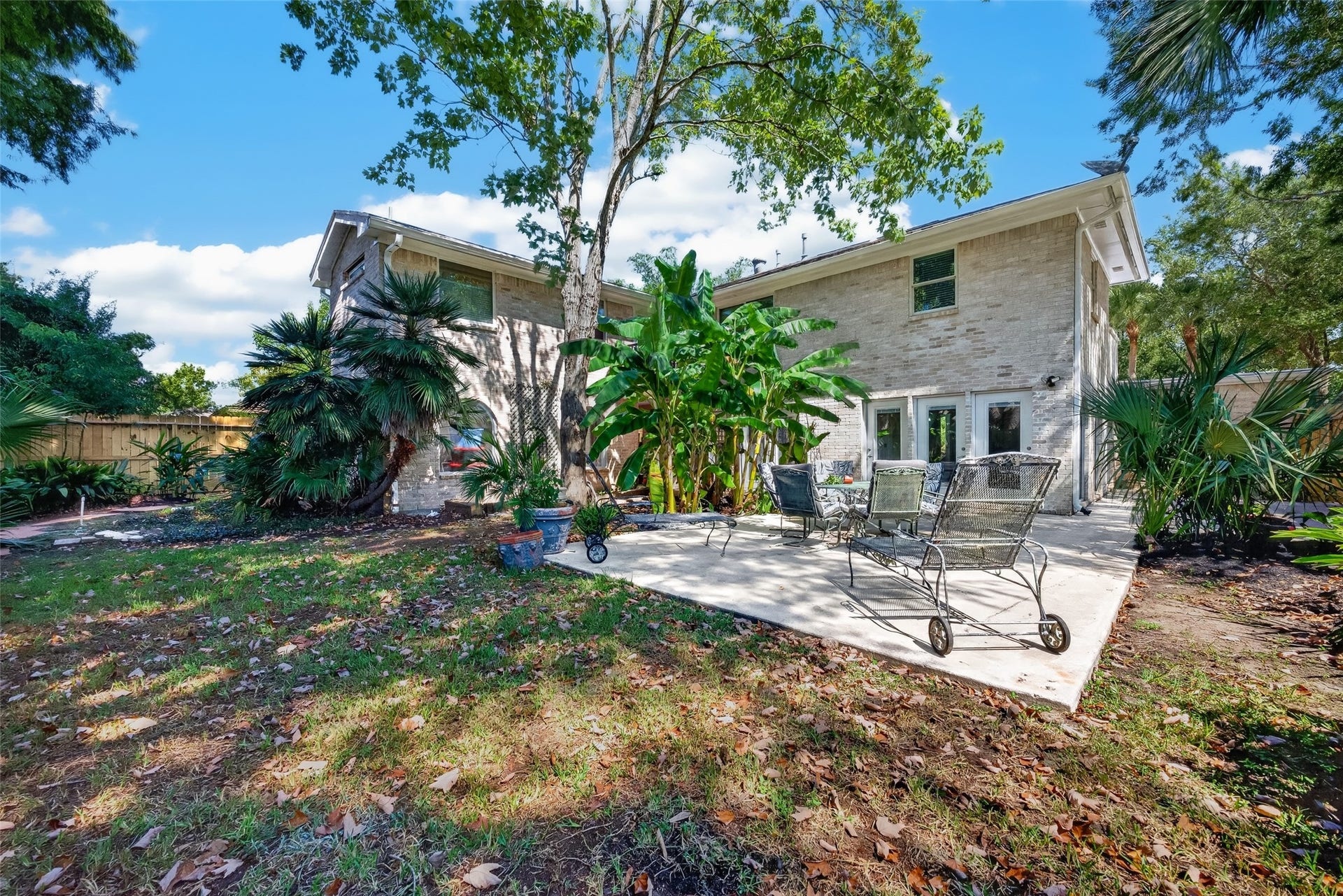 1003 Villa Court Drive, Seabrook, TX 77586 Back yard.