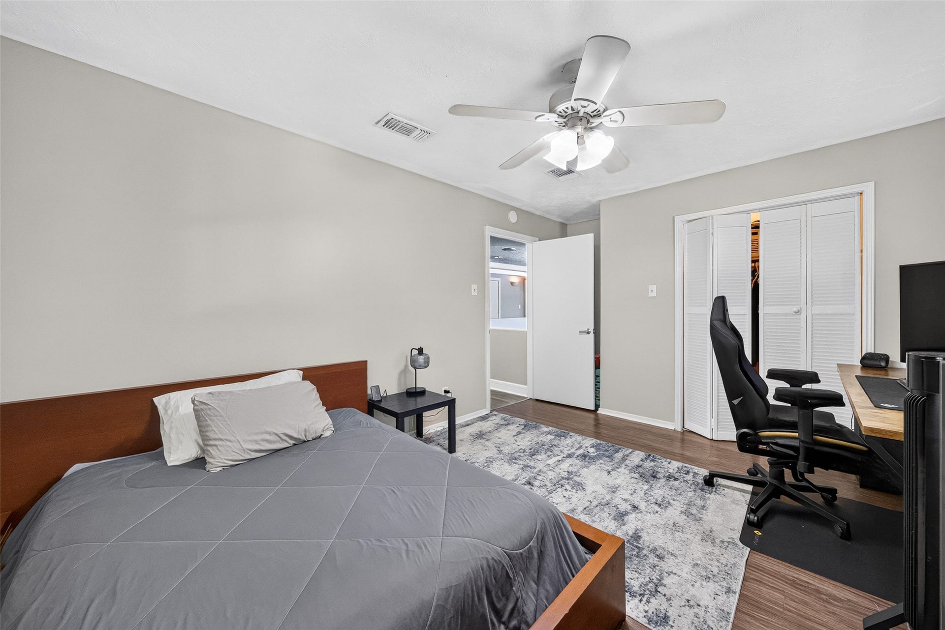 1003 Villa Court Drive, Seabrook, TX 77586 Third bedroom.