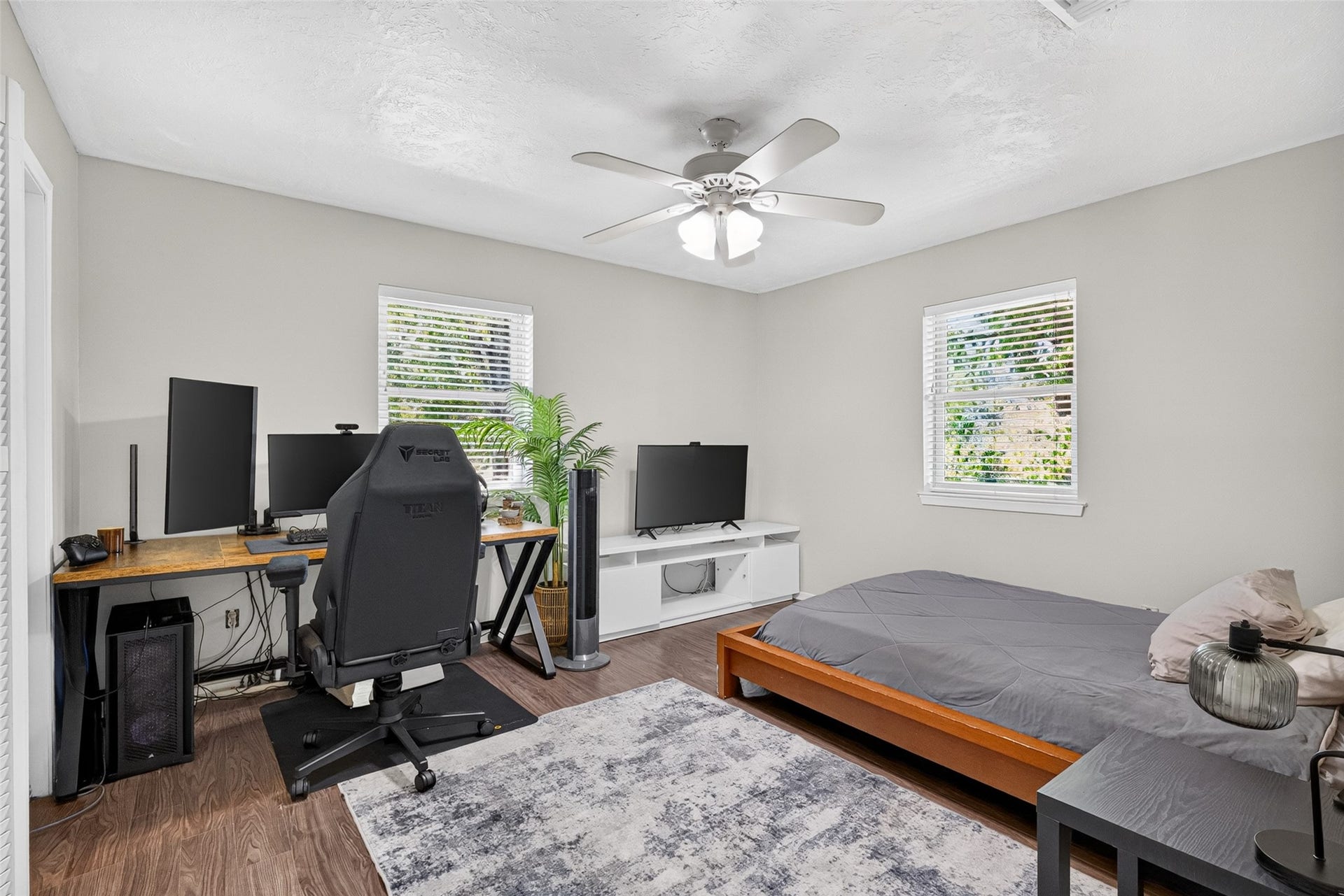 1003 Villa Court Drive, Seabrook, TX 77586 Third bedroom.