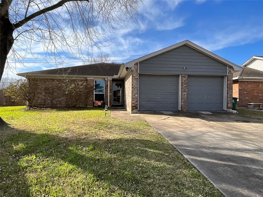 Property photo for 518 Barrow Downs Way, Houston, TX