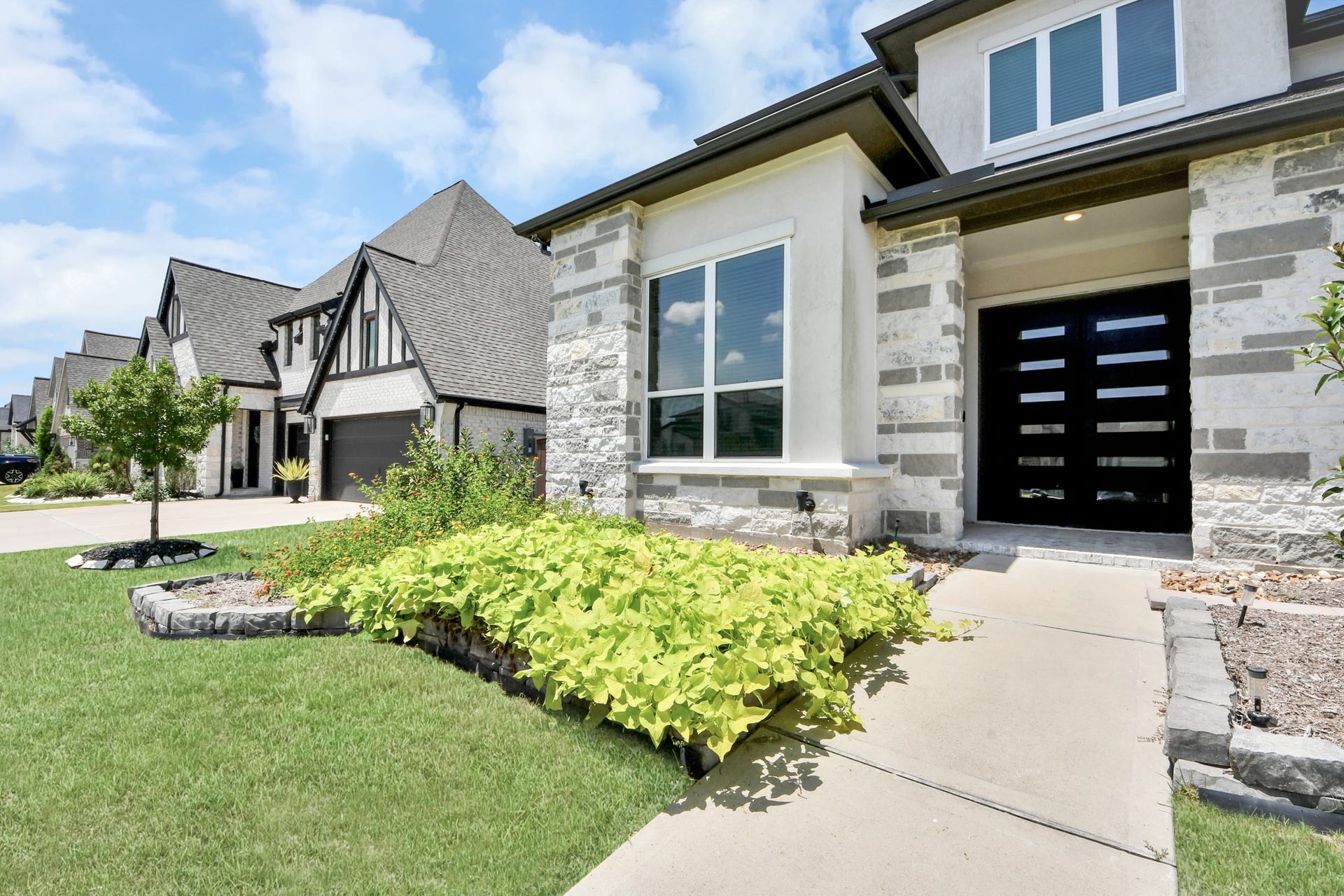 9806 Wright Drive, Manvel, TX 77578