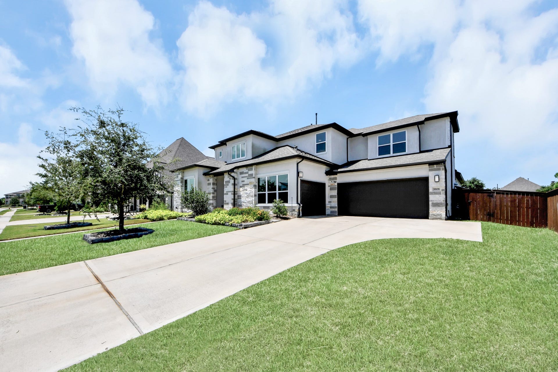 9806 Wright Drive, Manvel, TX 77578