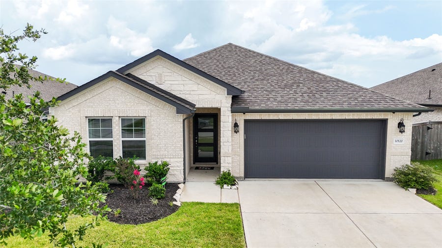 Property photo for 10520 Deussen Lane, Texas City, TX