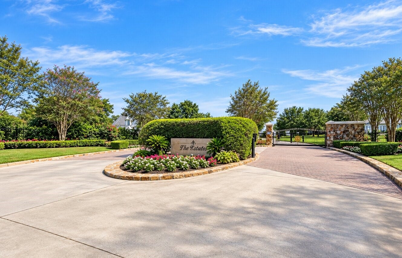118 Waterfront Drive, Montgomery, TX 77356