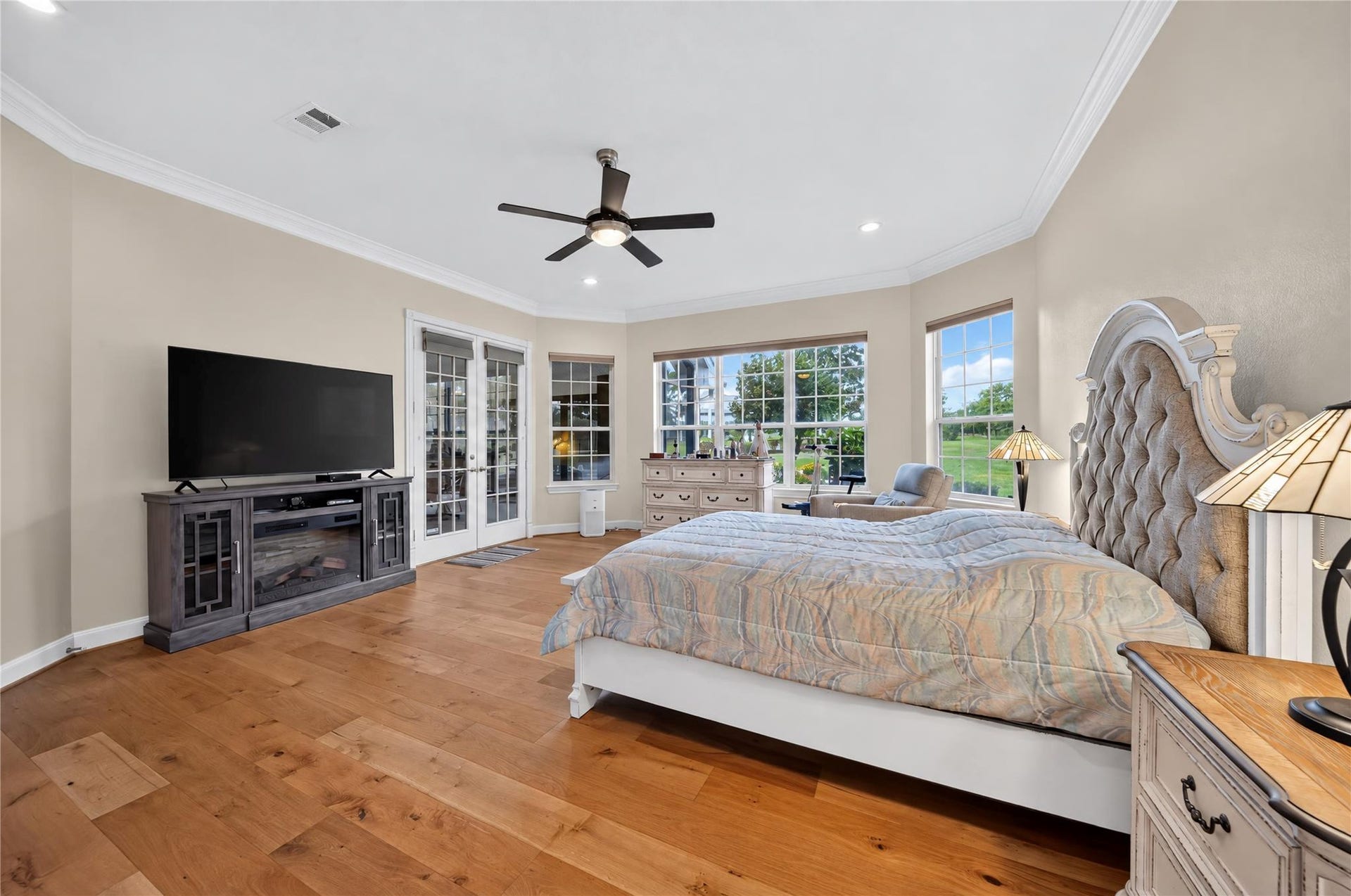 118 Waterfront Drive, Montgomery, TX 77356