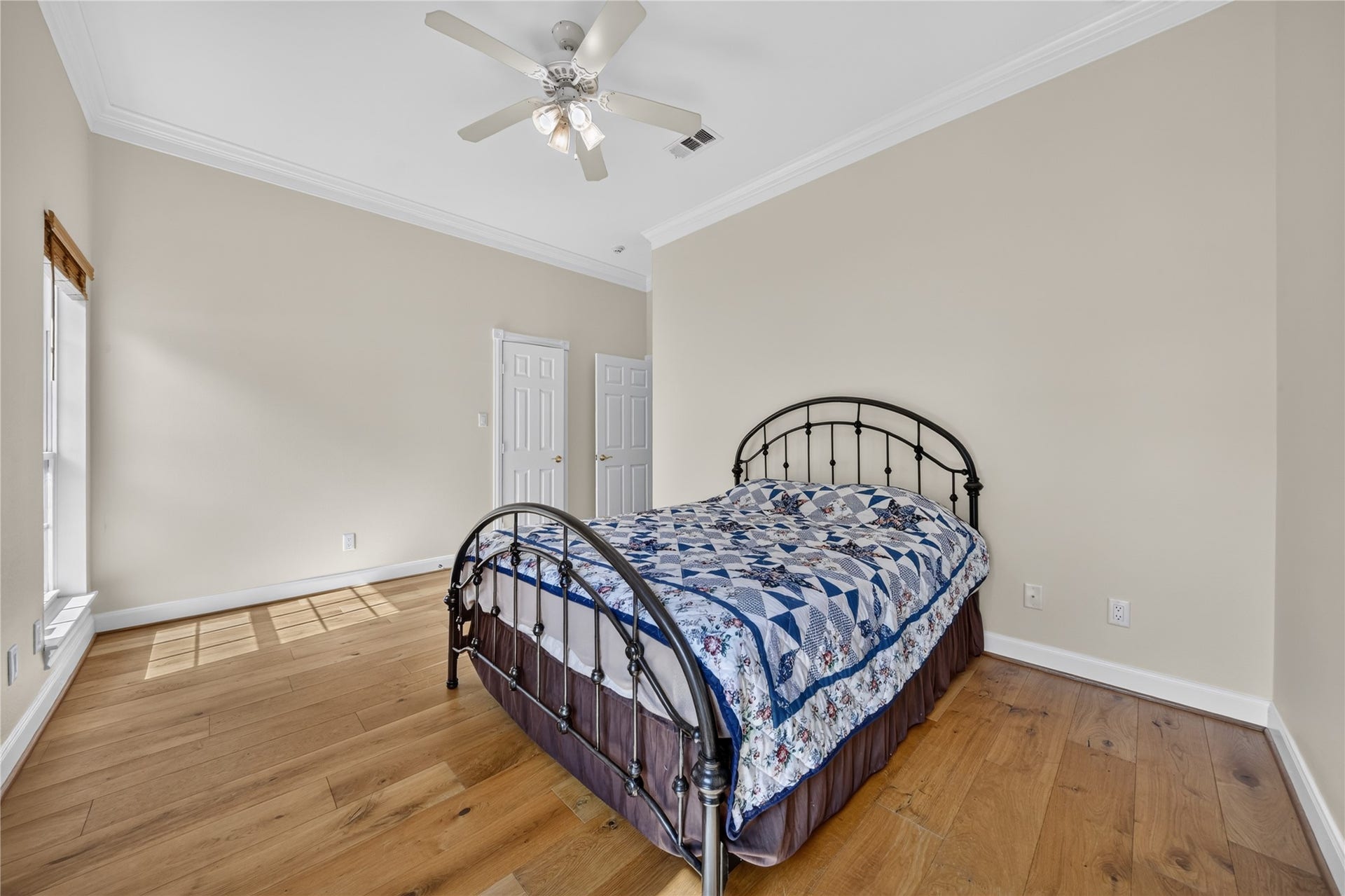 118 Waterfront Drive, Montgomery, TX 77356