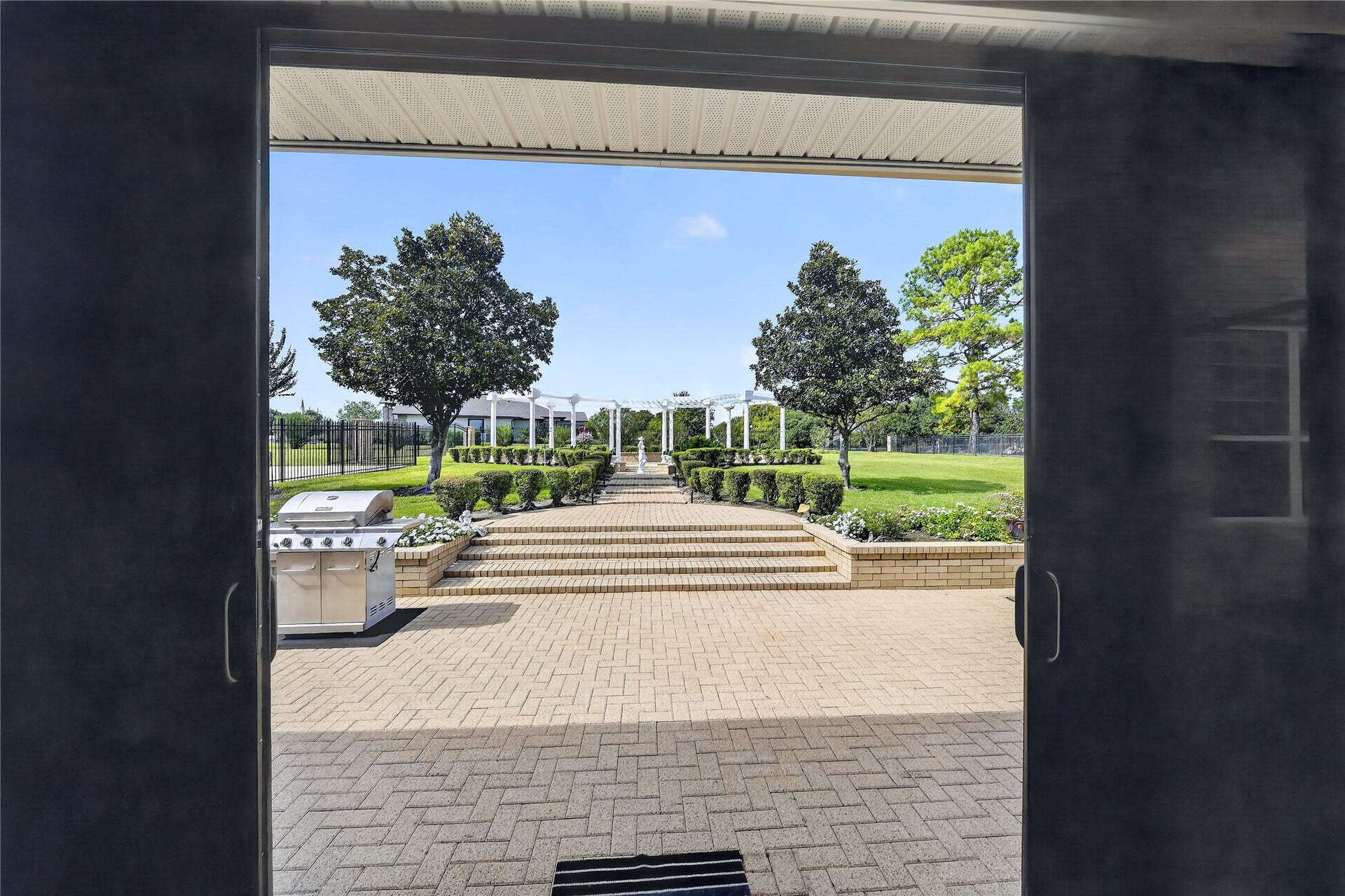 118 Waterfront Drive, Montgomery, TX 77356