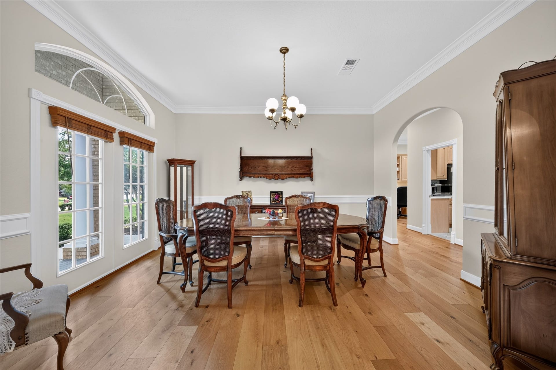 118 Waterfront Drive, Montgomery, TX 77356