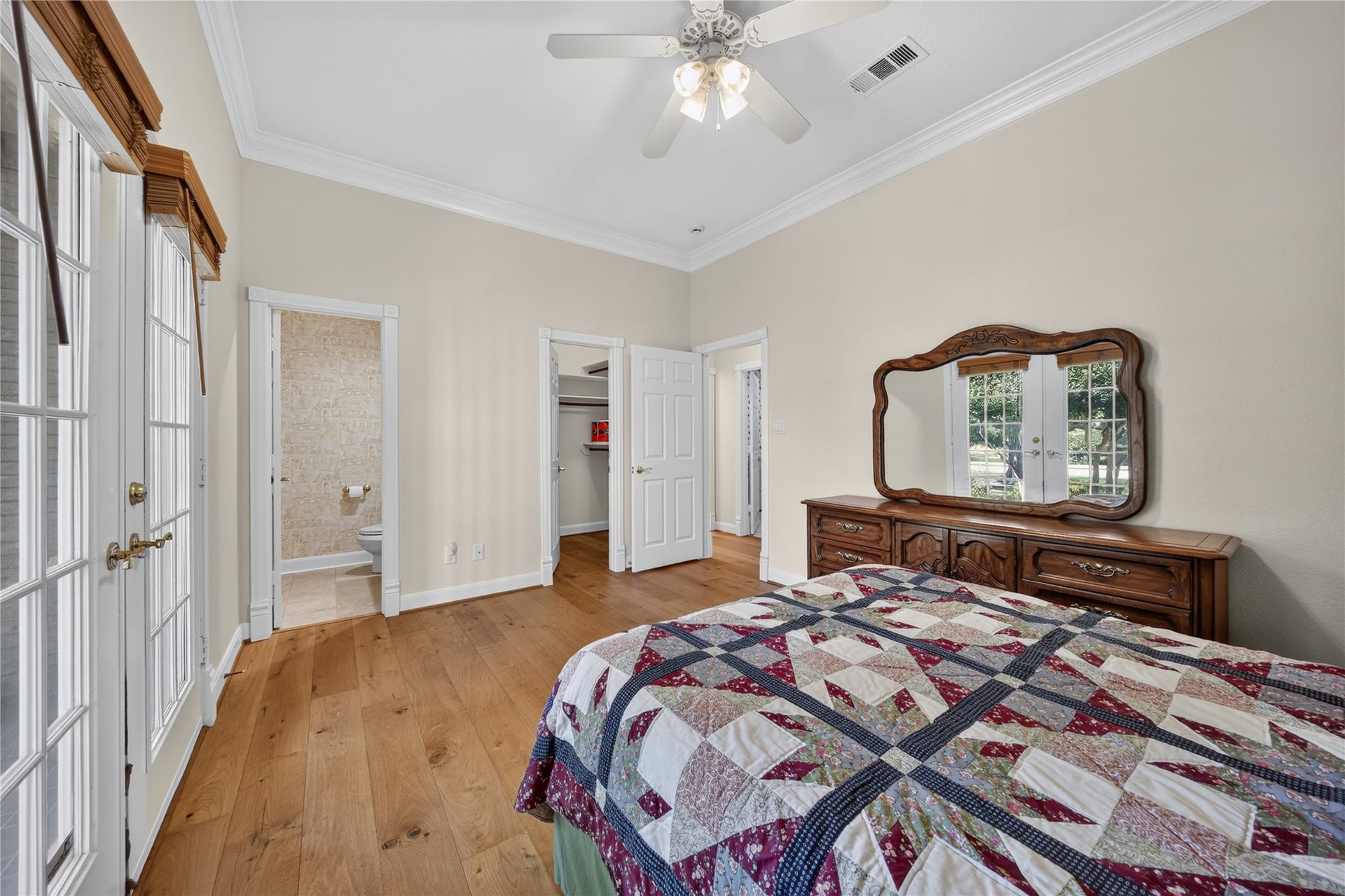 118 Waterfront Drive, Montgomery, TX 77356