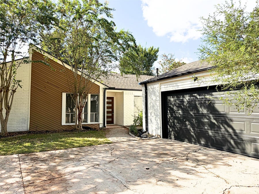 Property photo for 4631 Hickory Downs Drive, Houston, TX
