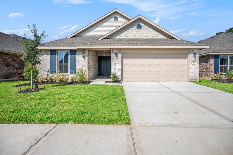 Property photo for 420 Bryan Way, Angleton, TX