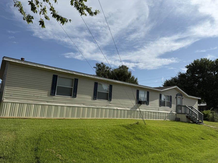 Property photo for 106 Courtland Court, Highlands, TX