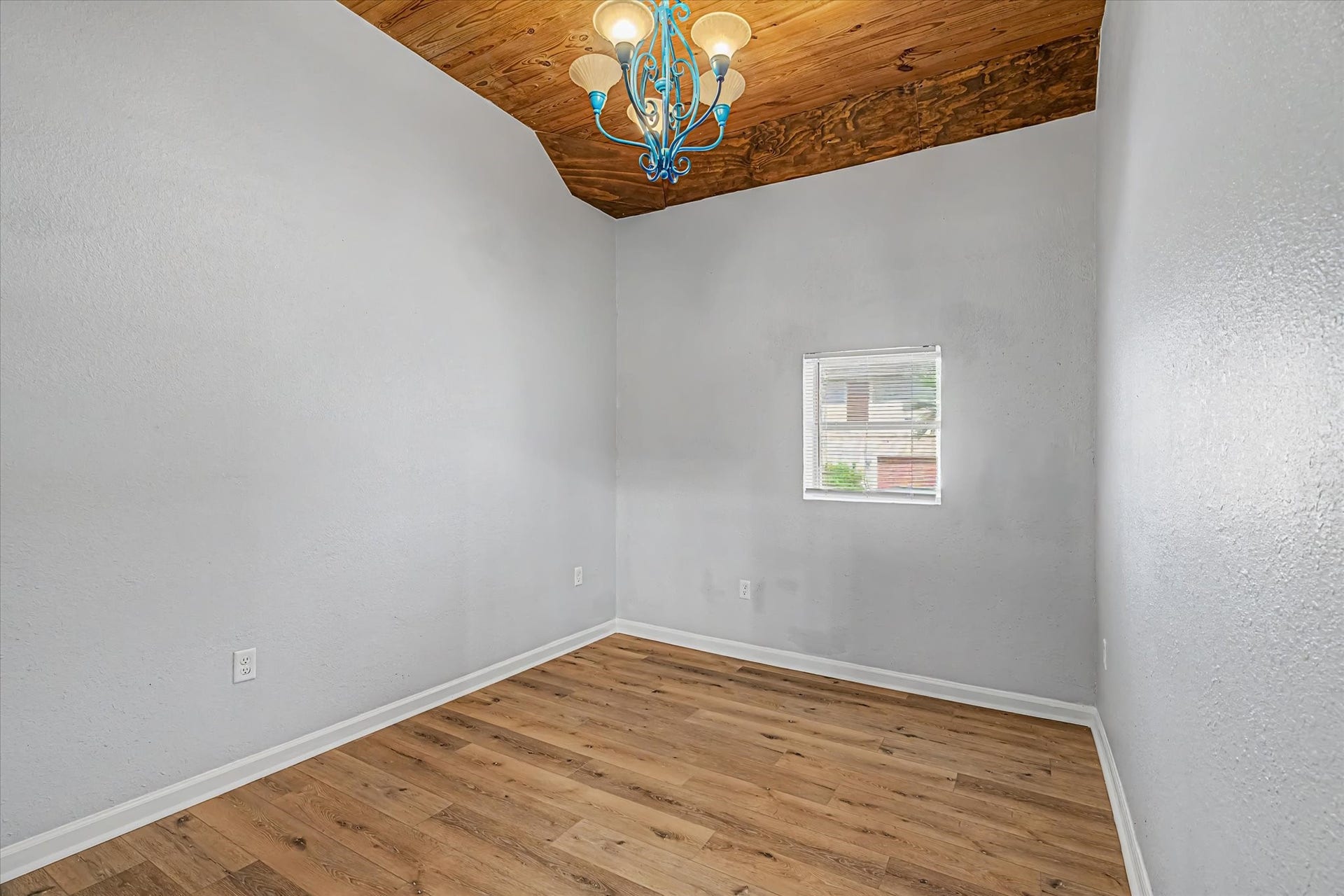 1827 Avenue O, #2, Galveston, TX 77550 1st Bedroom