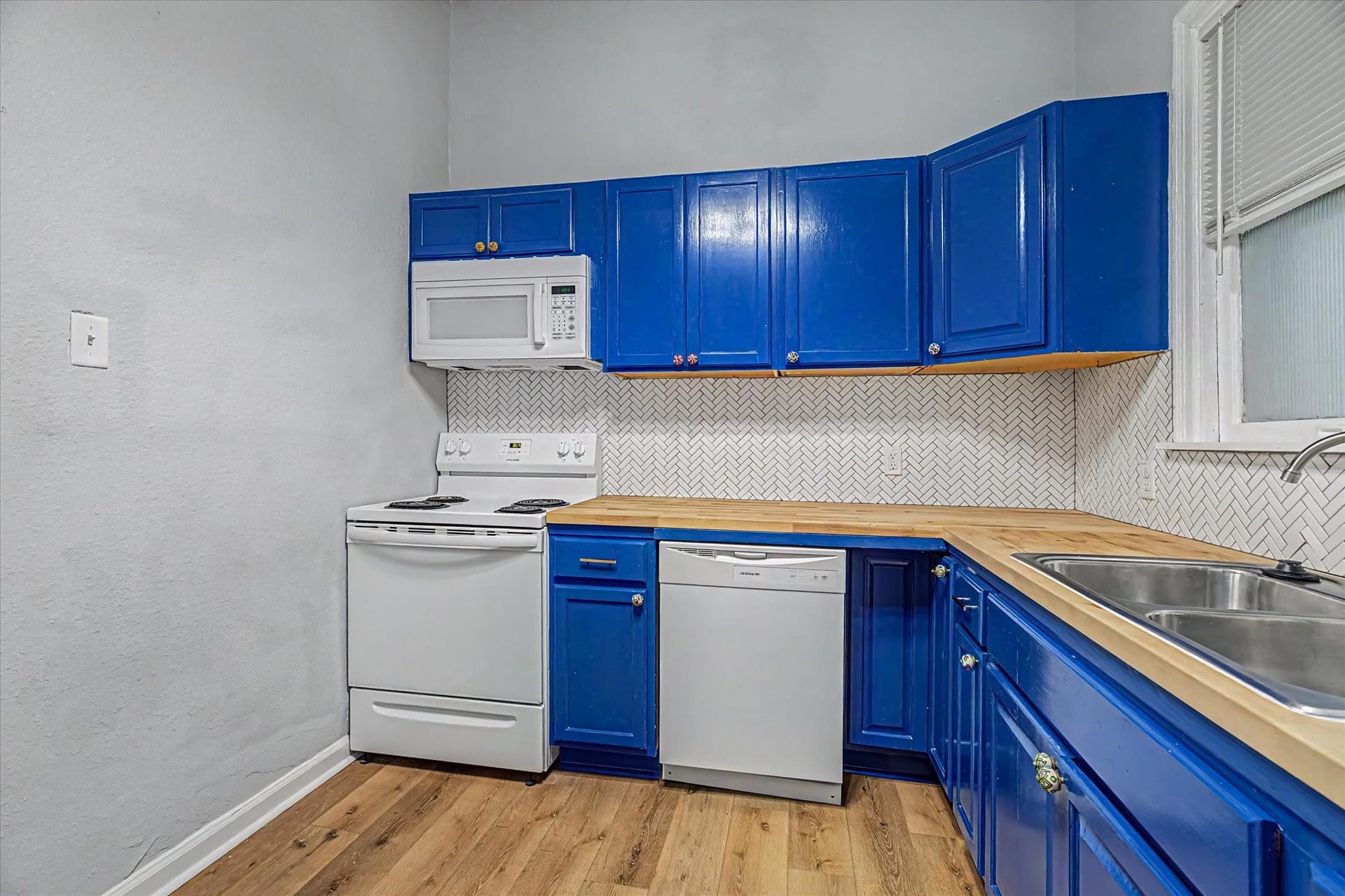 1827 Avenue O, #2, Galveston, TX 77550 1827 Avenue O, #2, Galveston, TX 77550