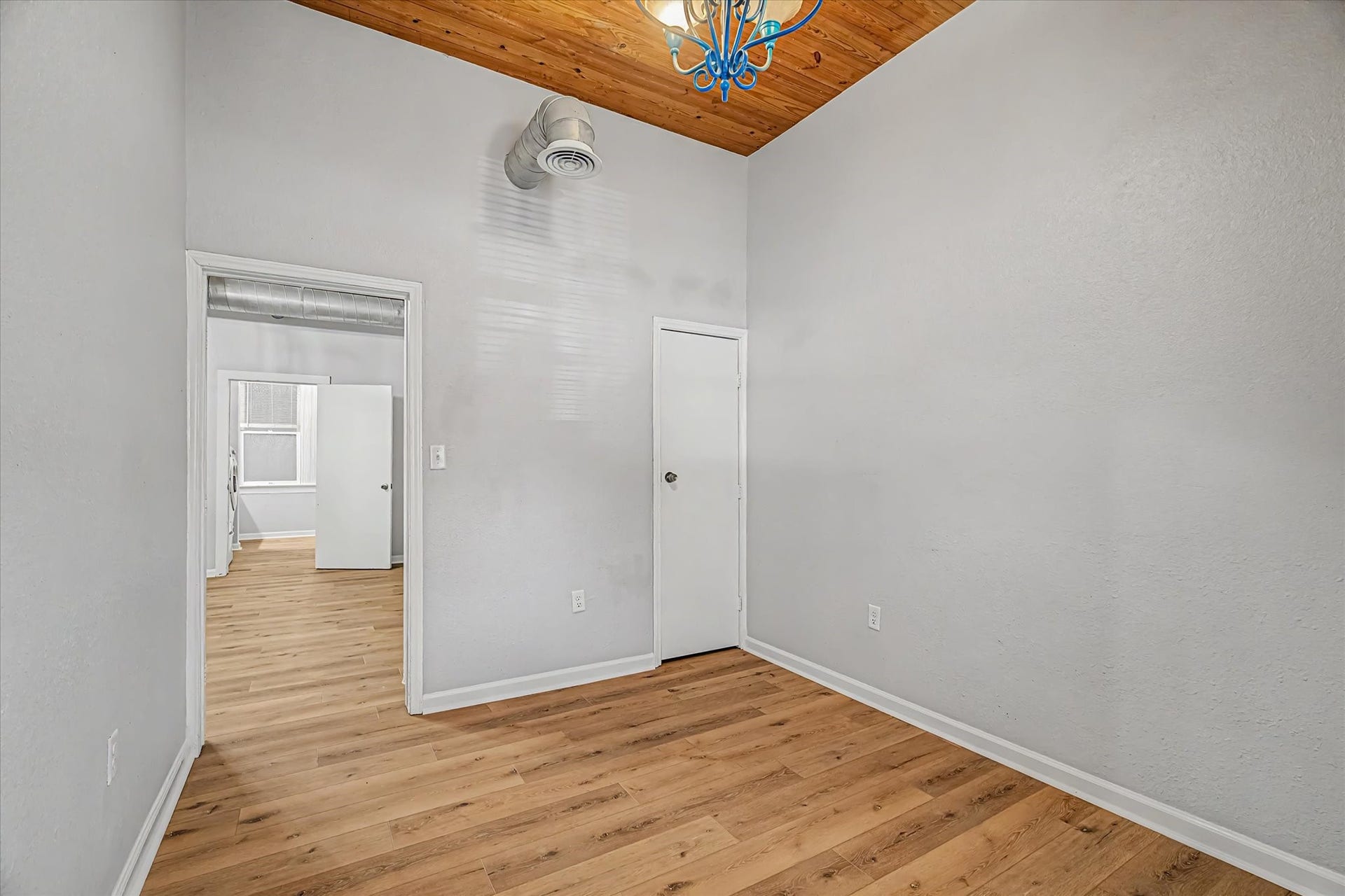 1827 Avenue O, #2, Galveston, TX 77550 1st bedroom