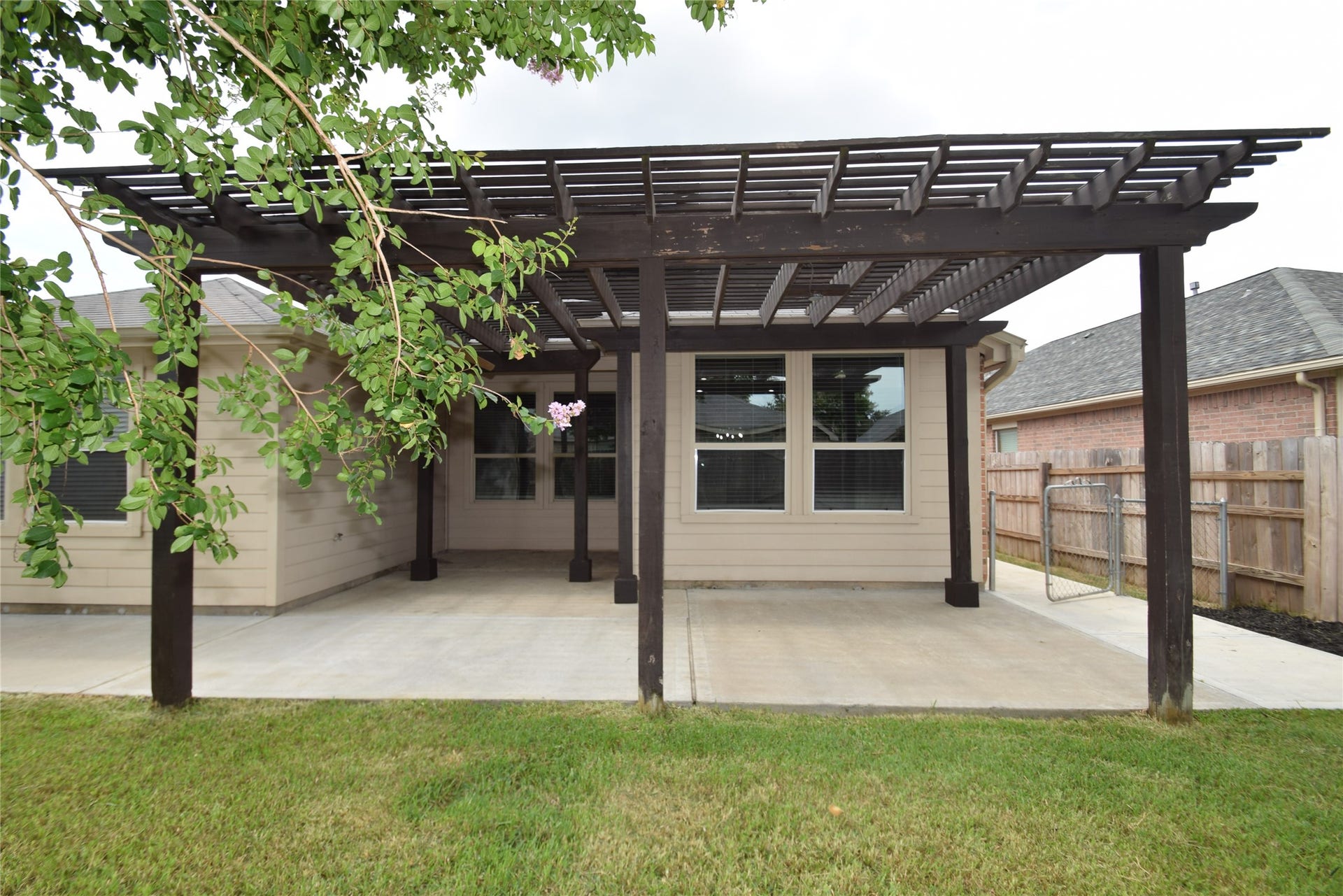 Enjoy another patio area view.