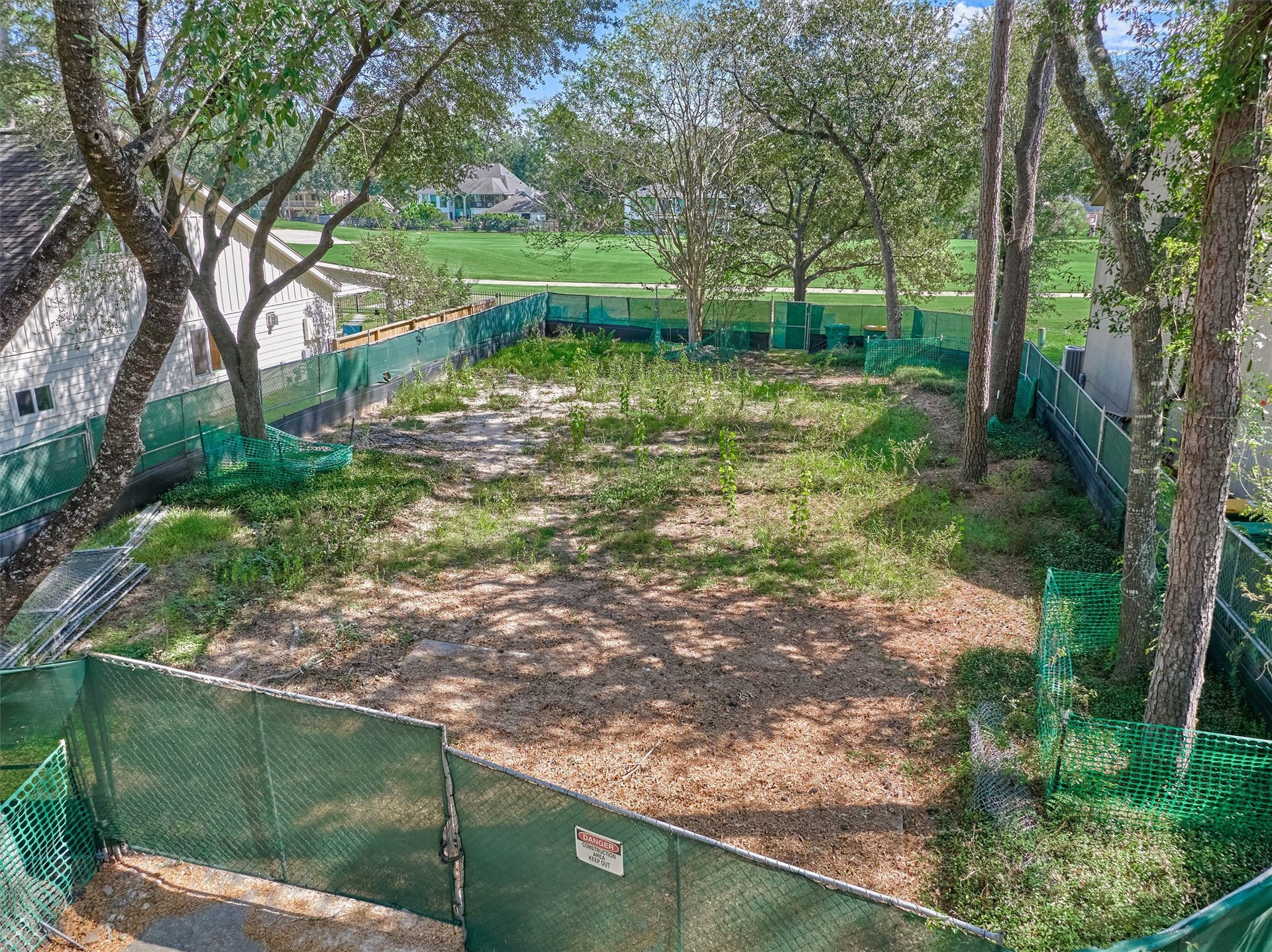 173 Timber Mill Street, The Woodlands, TX 77380 This exceptional homesite offers a rare opportunity to build your dream home and create your own slice of paradise!