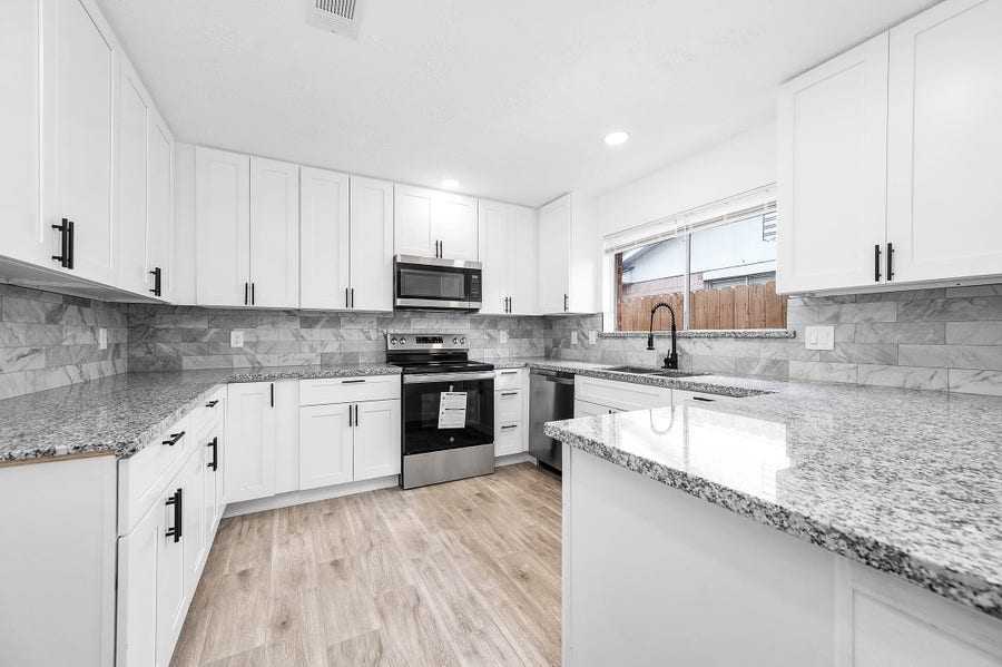 Property photo for 10402 Rancho Bernardo Lane, Sugar Land, TX