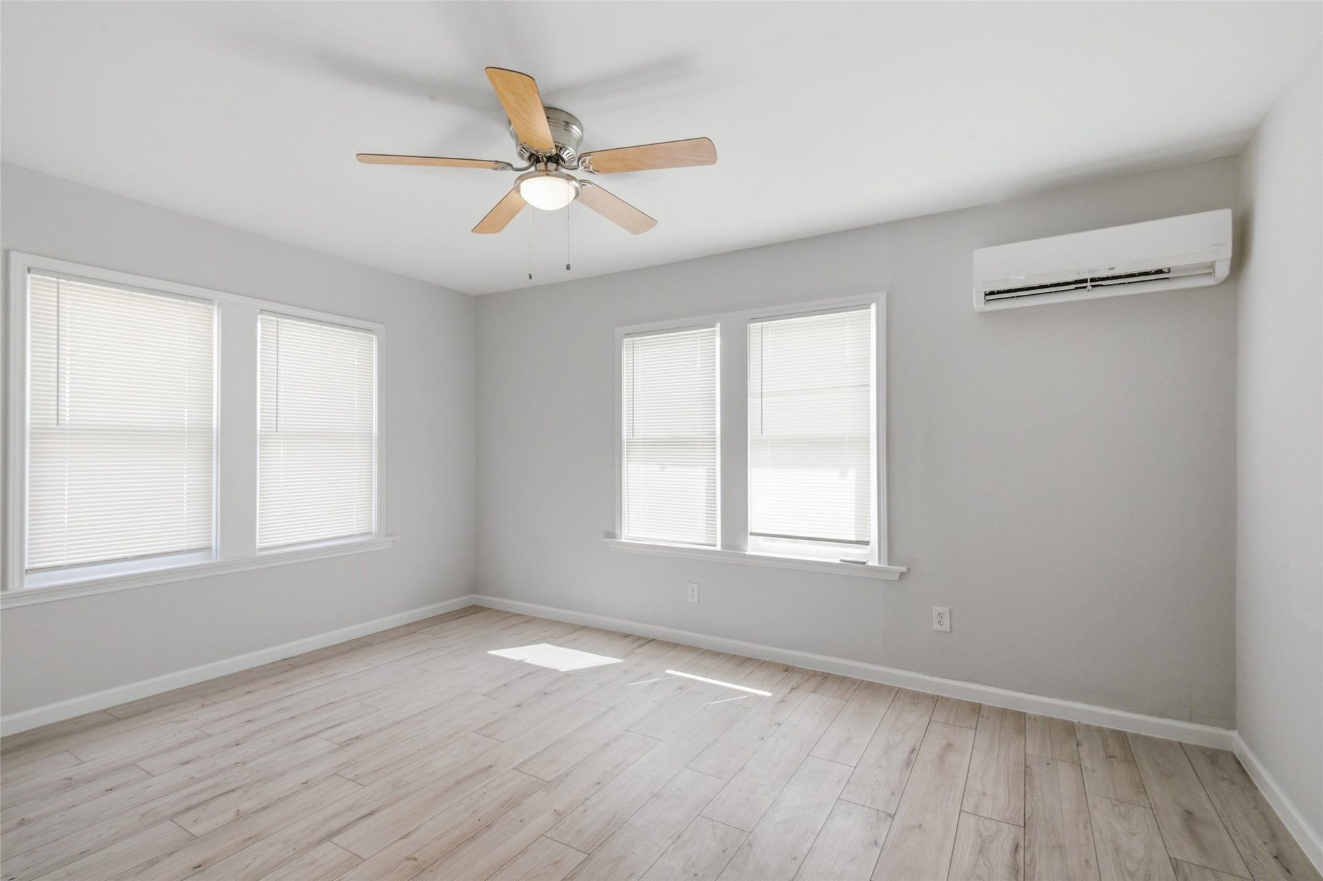 1008 Studewood Street, Houston, TX 77008 1008 Studewood Street, Houston, TX 77008