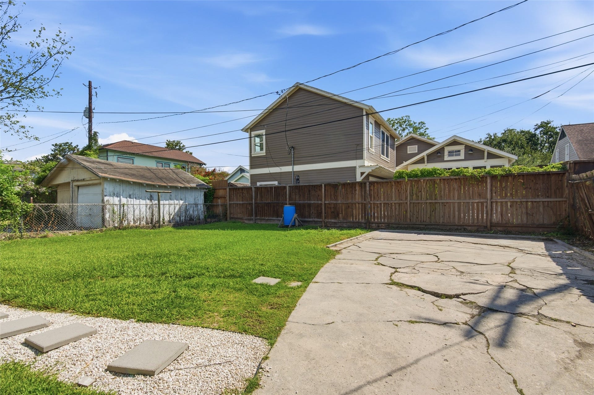 1008 Studewood Street, Houston, TX 77008 1008 Studewood Street, Houston, TX 77008