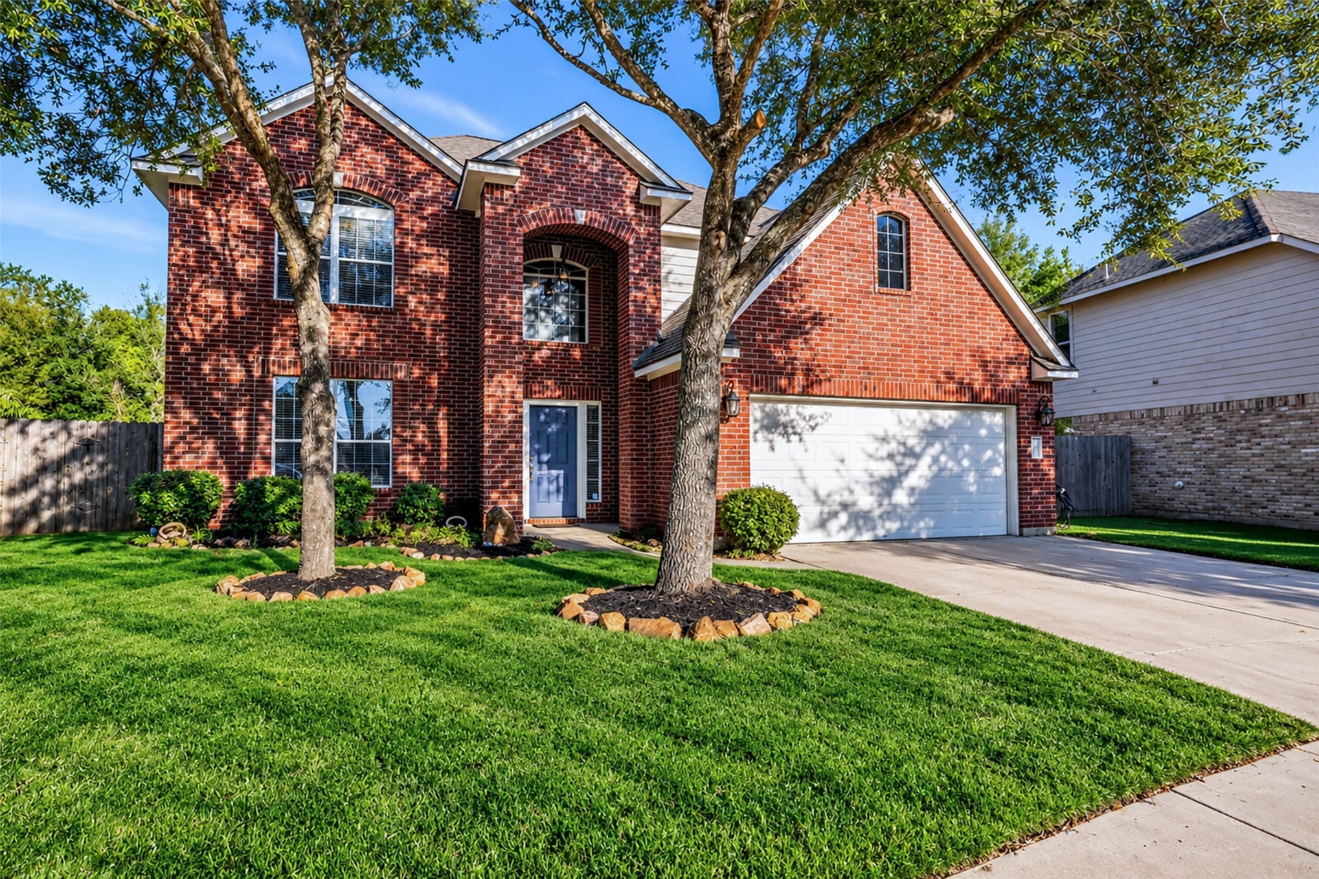 440 Magnolia Blossom, League City, TX 77573 Nestled in a quiet cul-de-sac this private lot features no back neighbors and a wooded area behind the home.