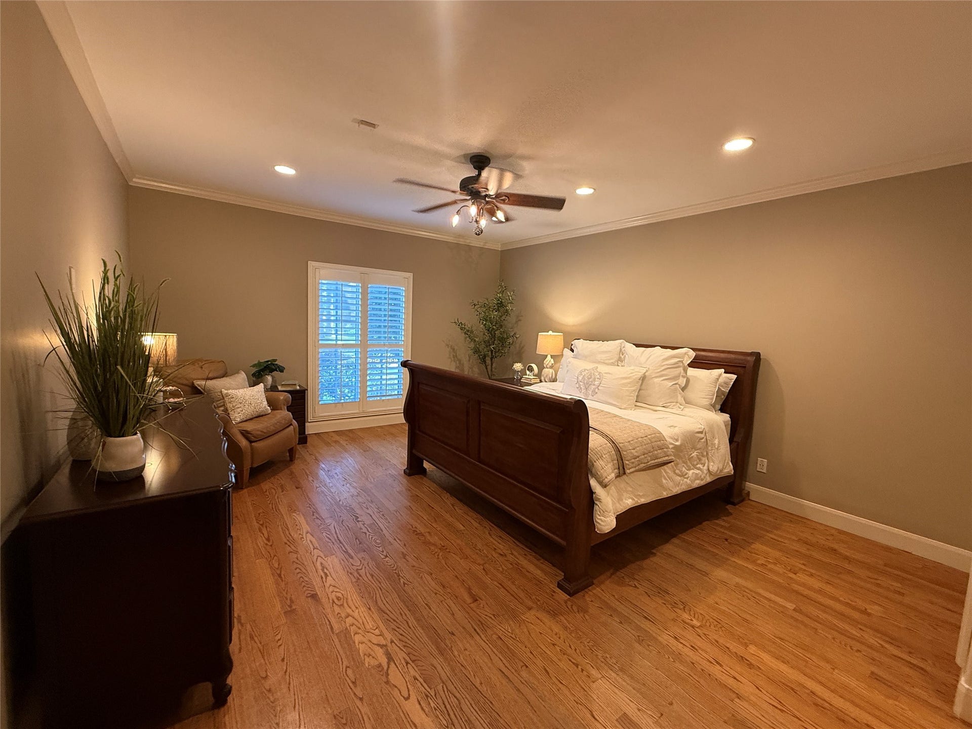 16131 Rudgewick Lane, Spring, TX 77379 Primary bedroom with plantation shutters.