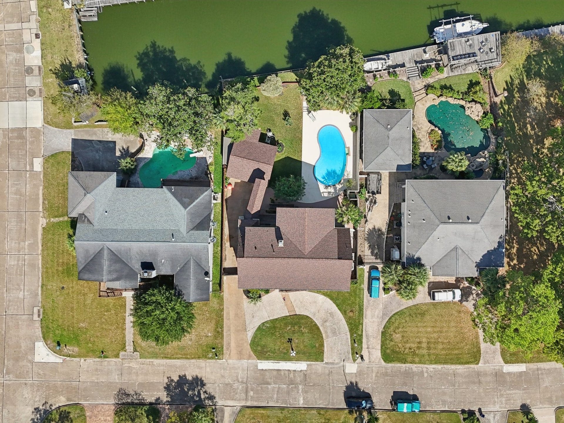 2007 Port Royal Drive, Nassau Bay, TX 77058