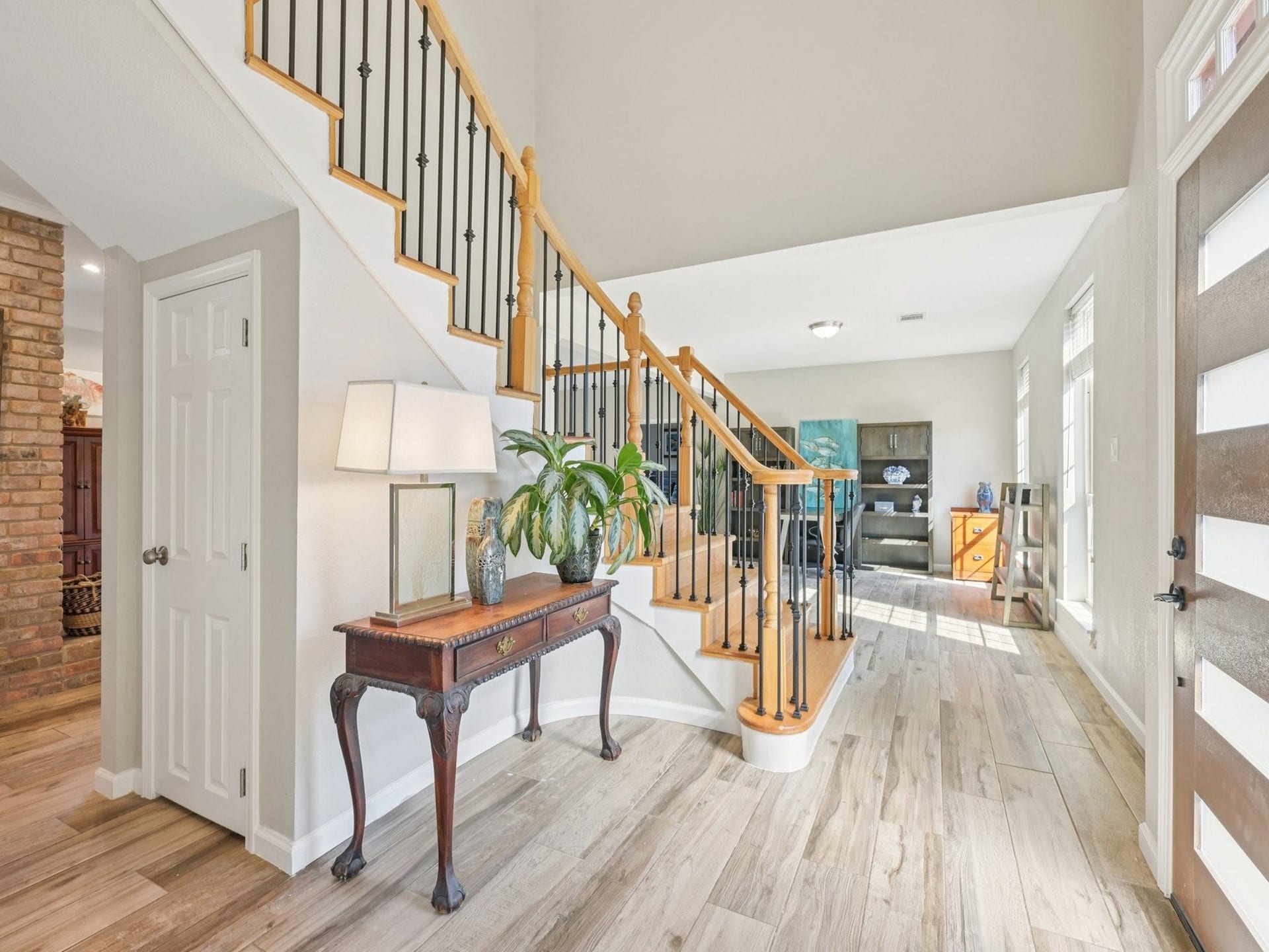 2007 Port Royal Drive, Nassau Bay, TX 77058
