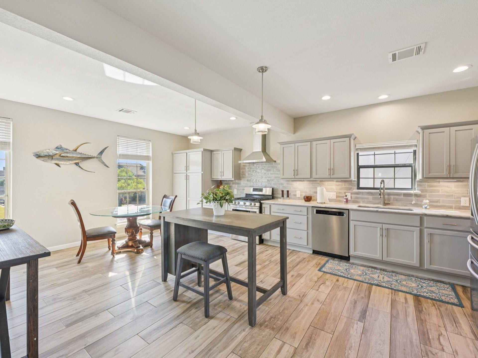 2007 Port Royal Drive, Nassau Bay, TX 77058